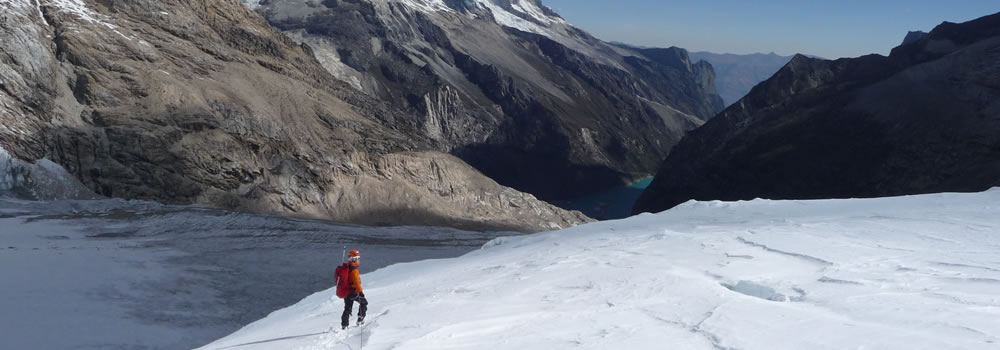 Claudia M&uuml;ller - Klangerlebnis, Steinketten aus Schweizer Steinen, Schneeschuhtouren, Wanderungen
